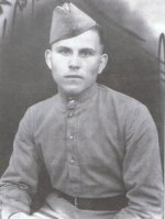 Демобилизованный рядовой К. П. Ильчевский. Фото 1945 г. 